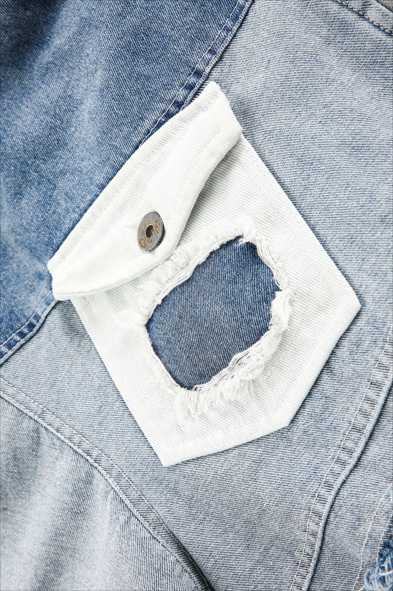 Trendy patchwork distressed gewassen denim jack