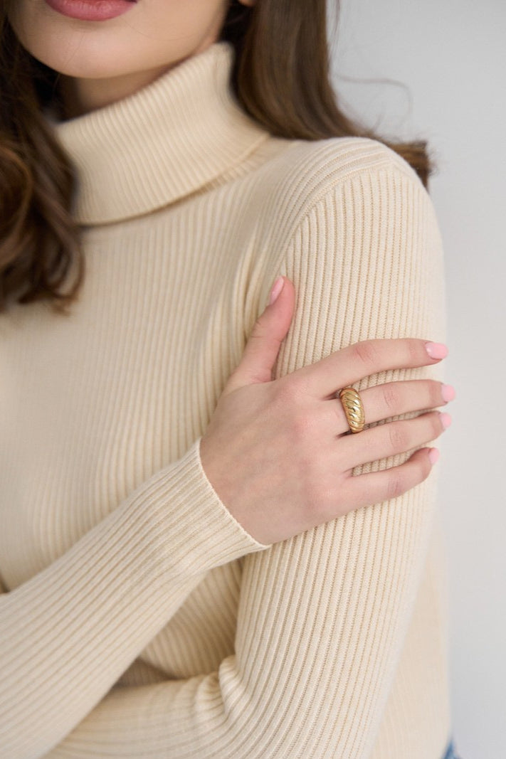 Eterna Contour Ribbed Turtleneck Sweater